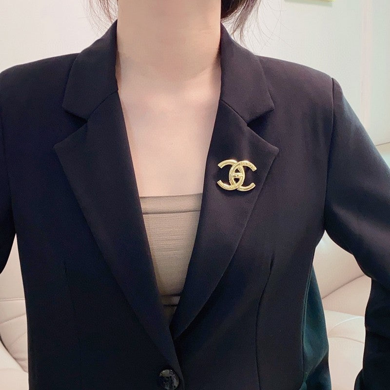 18K  Chanel Paris Gold Brooch